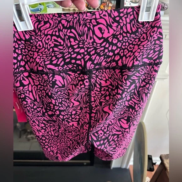 Carbon38 Swirly Leopard Printed Biker Short - Picture 3 of 4